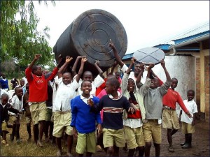 Children in Kenya will benefit from an Israeli rainwater collector. (Photo: Israeli Ministry of Foreign Affairs)