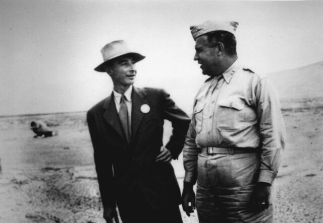 Robert_Oppenheimer_(left)_and_General_Leslie_Groves_PHOTO_US_Dept_of_Energy_Public_Domain_2518_3189_90